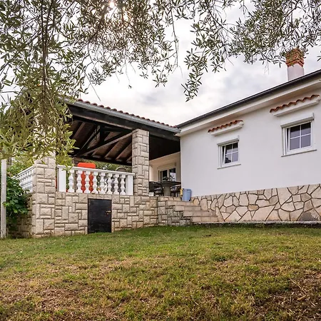 Ferienhaus Lucy *